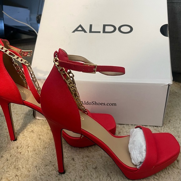 Aldo Red Chain heels, size 8. New. Never worn. - Picture 2 of 2